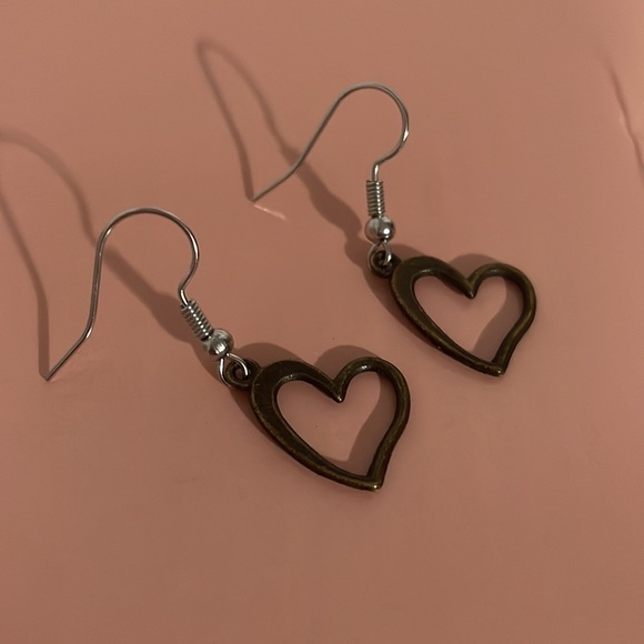 🟣women’s Dark Brown Heart Earrings! (NWOT) - Picture 2 of 2